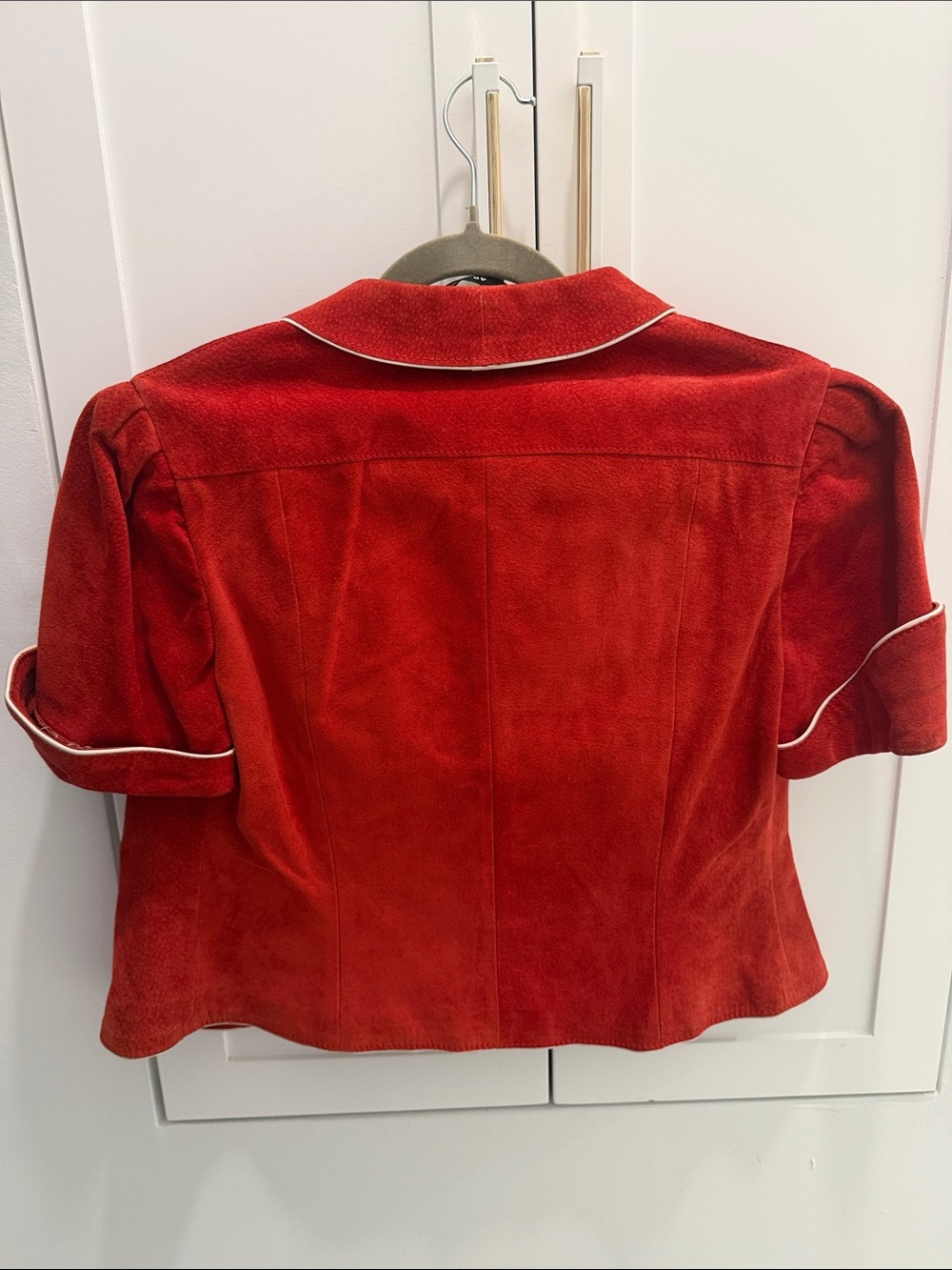 SIZE 40 Gucci Red Short-Sleeve Blazer with White Piping - Picture 3 of 4